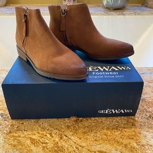 Geewawa Arizona suede bootie, Generous fit in both length and width.